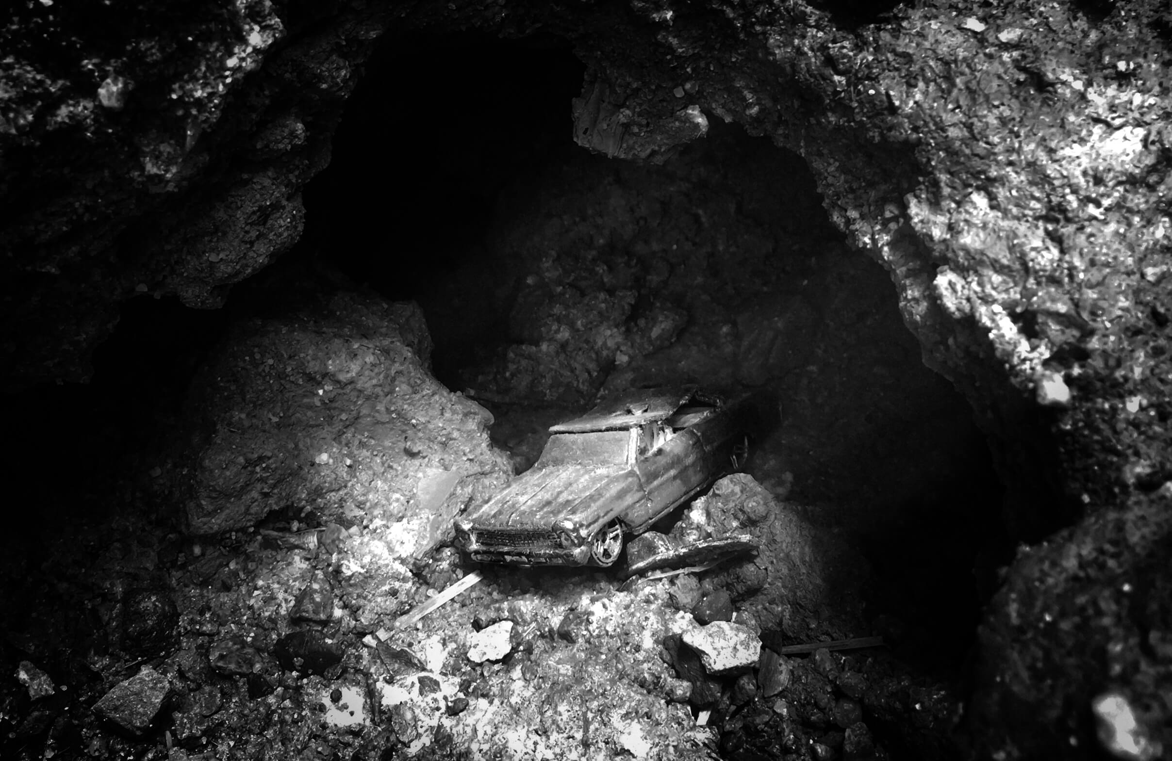 Mini Cars Cave Car